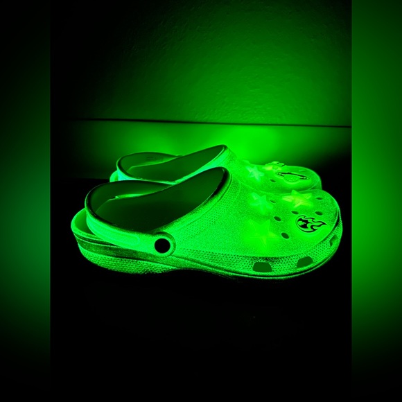 Crocs Classic Clog Bad Bunny - Picture 11 of 16